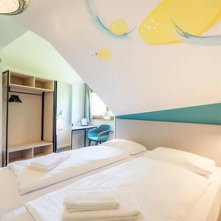 Отель Hotel, Cafe & Restaurant Muehlenglueck 3*