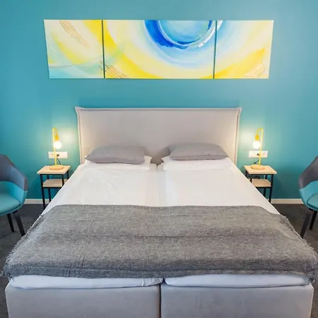 Hotel, Cafe & Restaurant Muehlenglueck Отель Оппенау